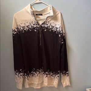 Women Black and Cream Zip-Up Sweater